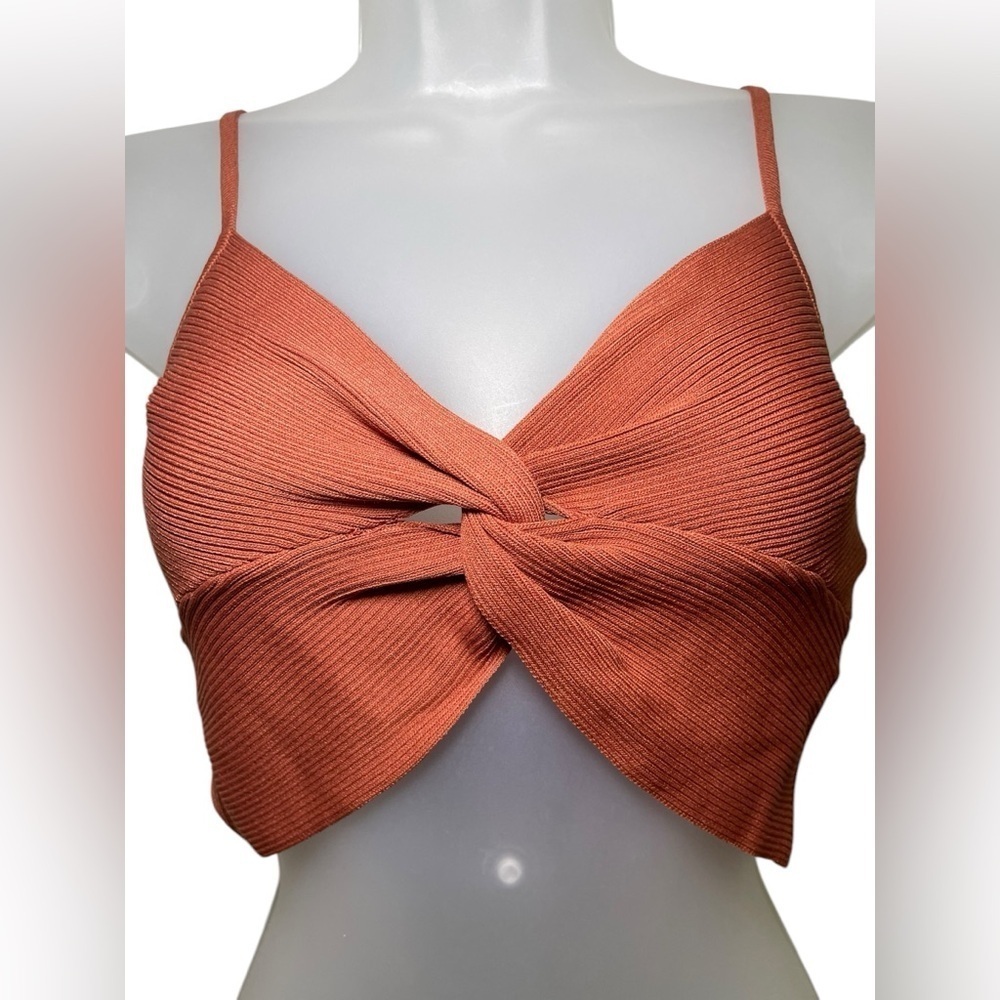 Sovere Rust Ribbed Twist Front Cropped Tank Top Size Small - Picture 3 of 6
